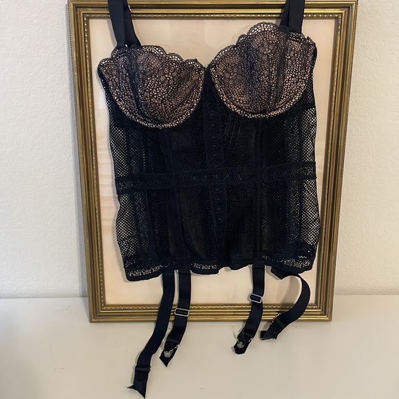 VICTORIAS SECRET Lingerie Black Lace GARTER BUSTIER CORSET Boned Mesh Bra 34C - Picture 1 of 9